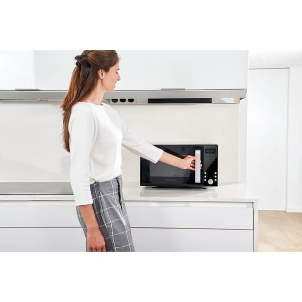 BLACK+DECKER Mikrobølgeovn Digital 23L 900W Sort