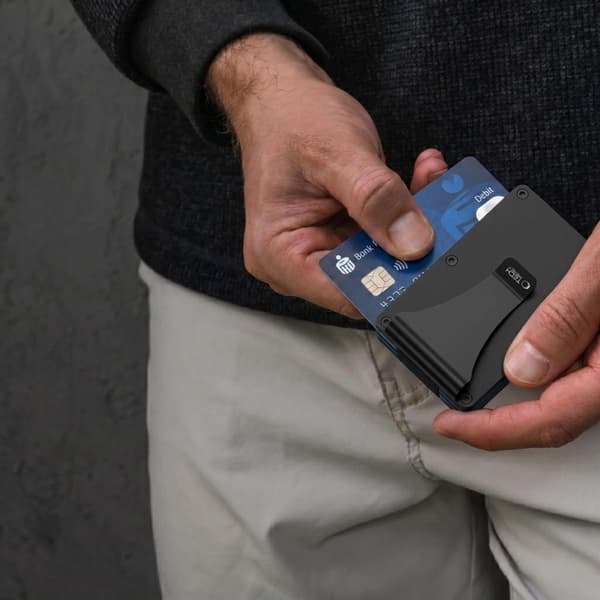 Tech-Protect Korthållare Thorn RFID - Svart