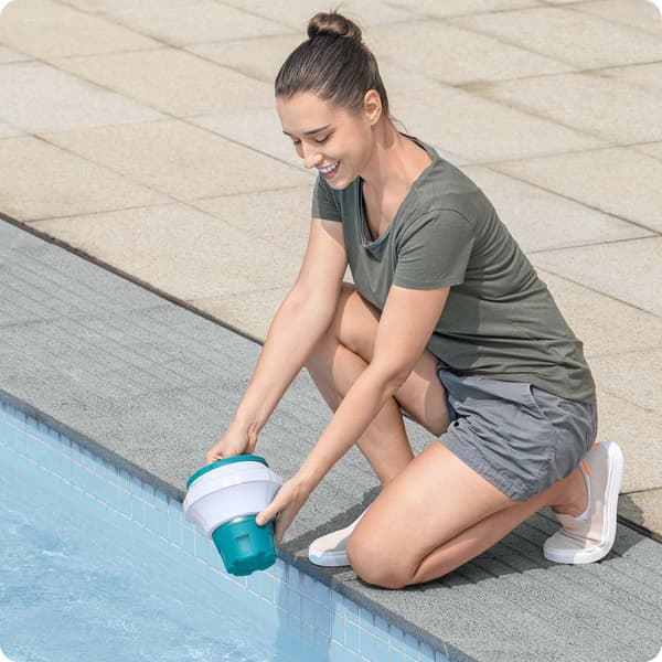 Stor poolflyder, Bestway 58701 kemikaliedispenser til pool
