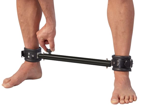 ZADO Sort Bensprederstang med Manchetter BDSM Sort