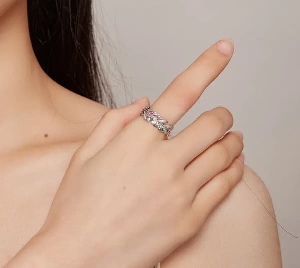 Anillo de plumas de plata talla 14 Trusky