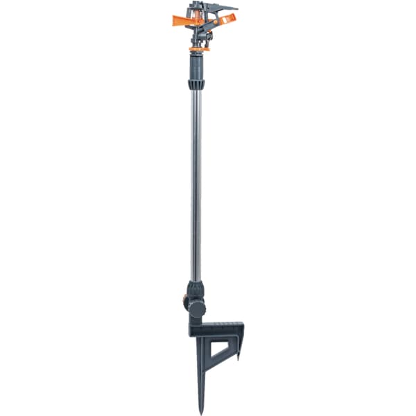 Pulserende sprinkler med et spyd