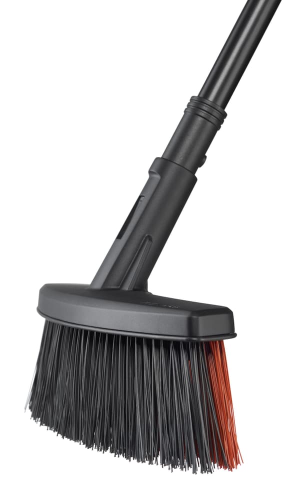 FISKARS SOLID Universal havekost til terrasse M