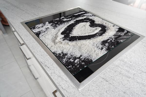 GLAS SKÄRBRÄDA 52x40 HJÄRTA