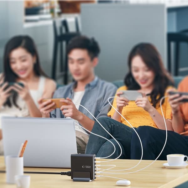 Ladestation til enheder 4x USB-C 2x USB-A 80W