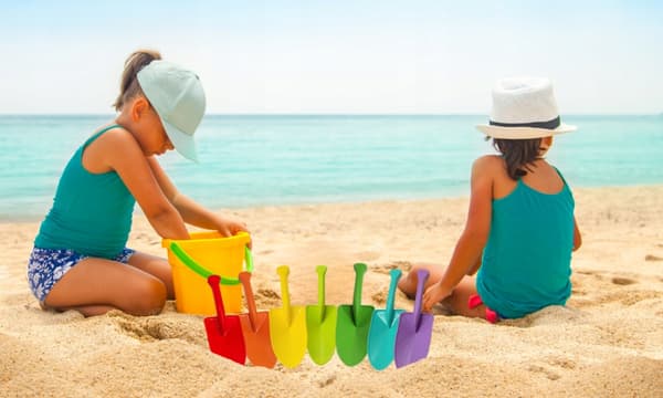 SÆT MED 10 FARVERIGE SANDSKOVLE 27 cm SOLID strandspade