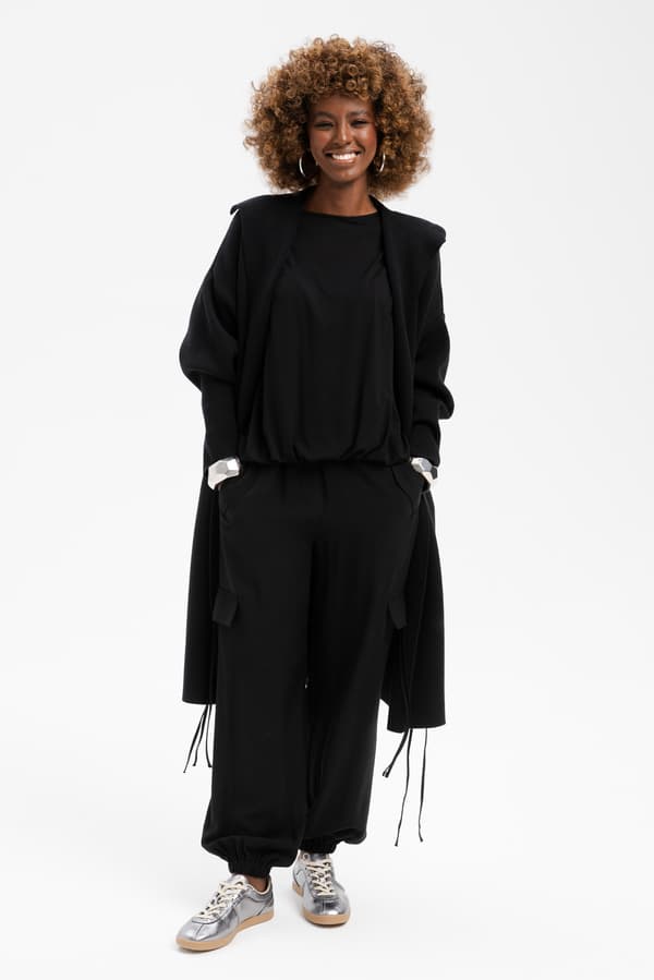 Huggo Sort Plus Size Damefrakke
