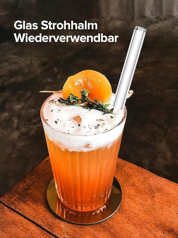 Set med 4 återanvändbara sugrör i glas.