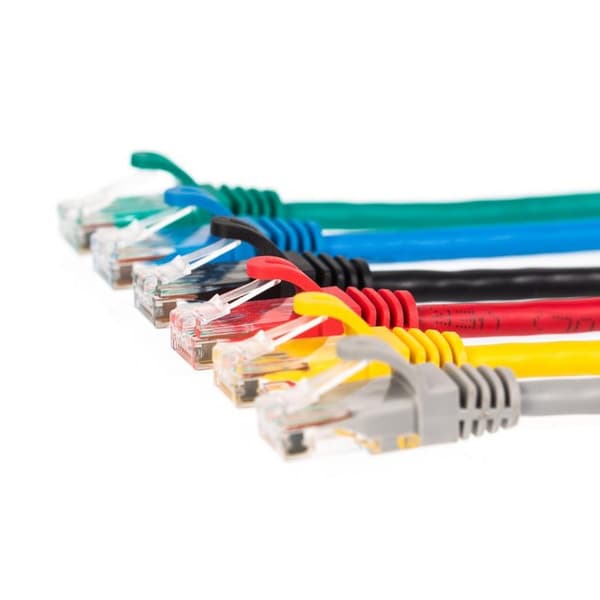 Patchkabel RJ45, Netrack støbt dæksel, kat. 5e UTP, 0,5m rød