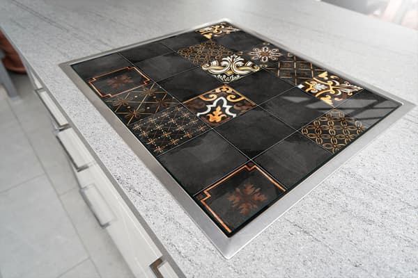GLAS SKÄRBRÄDA 52x30 MOSAIK