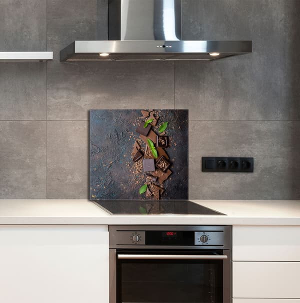 KEITTIÖN LASIPANEELI 65x60 Suklaa