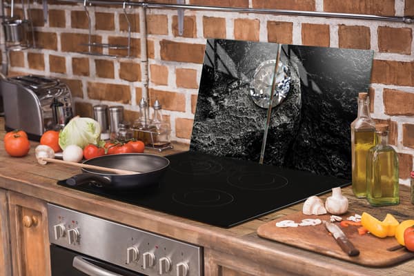 GLASSKYDDSPLÅT FÖR SPIS 90x52 DIAMANT