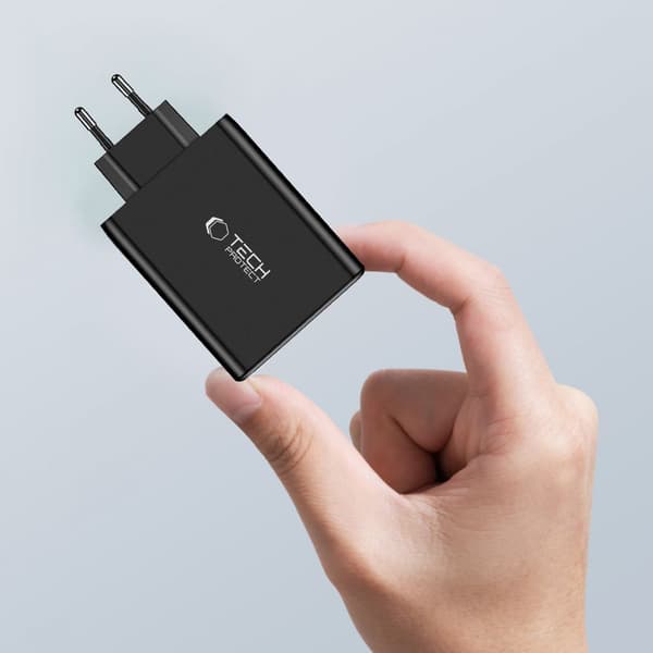 GaN 3x USB-C PD USB-A QC 100W Vægoplader - Sort