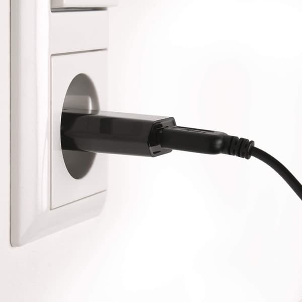 Techly USB 5V 1A musta seinälaturi