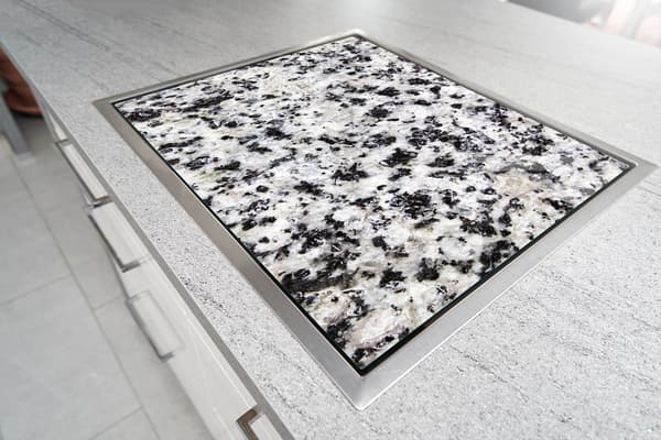 SKÄRBRÄDA I GLAS 52x30 MARMOR