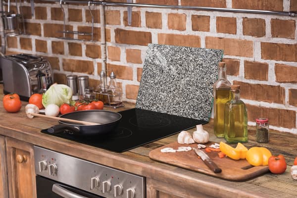 SKÄRBRÄDA I GLAS 40x30 GRANIT
