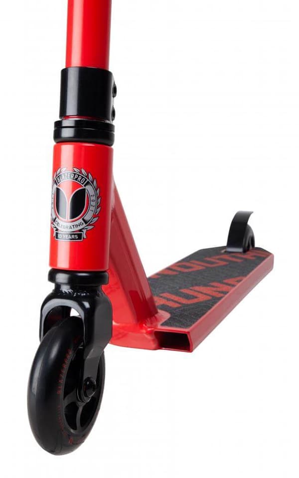 Blazer Pro Outrun 2 Trick Scooter | Röd