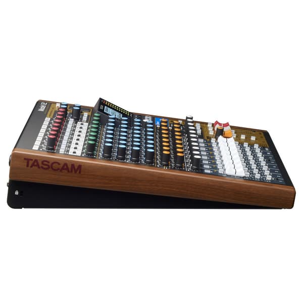 Tascam Model 12 - 10-kanals mixer