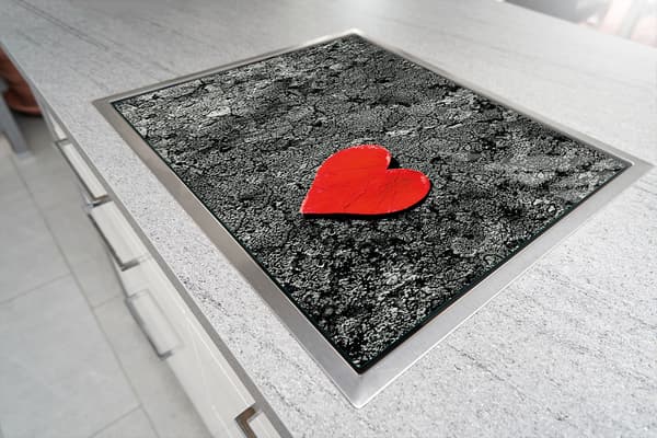 GLAS SKÄRBRÄDA 52x30 HJÄRTA