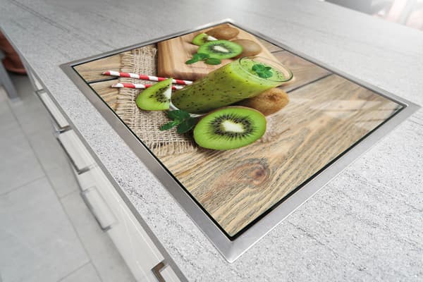 SKÄRBRÄDA I GLAS 52x30 KIWI