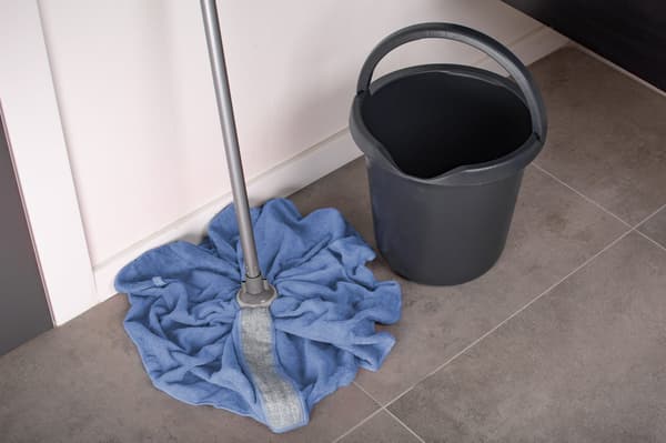 Rubi Silver Bacteria Stop mikrofibermopphuvud med skrubbremsa