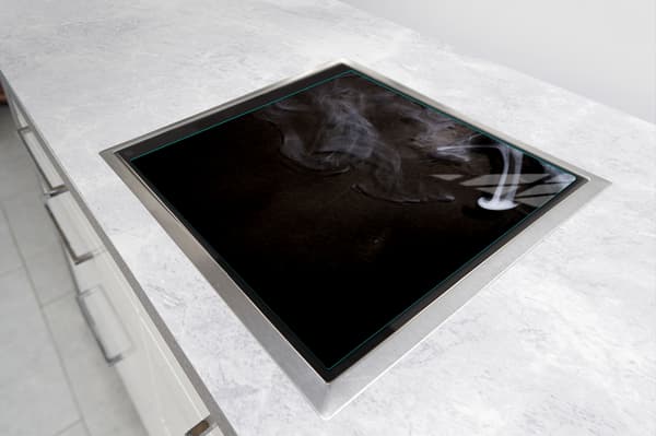 GLASSKYDDSPLÅT FÖR SPIS 50x52 RÖK