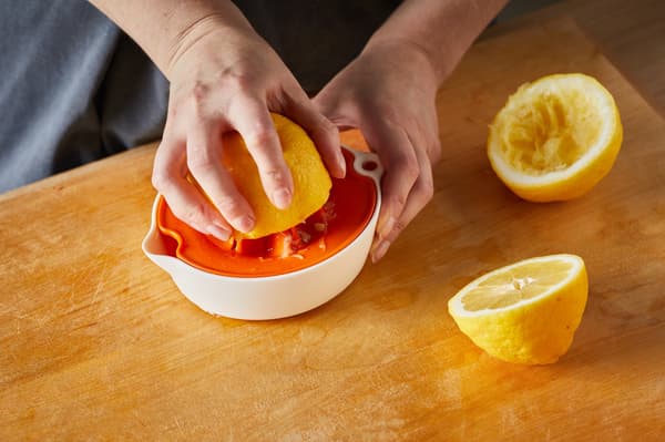 FISKARS FUNCTIONAL FORM Manuel citruspresser til citroner