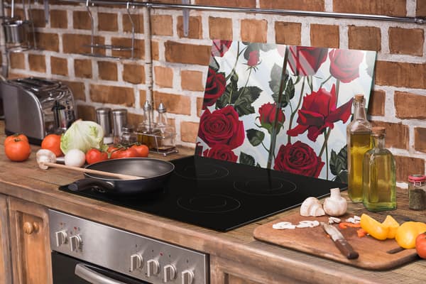 GLASBESKYTTELSESPLADE TIL KOMFUR 70x52 ROSES