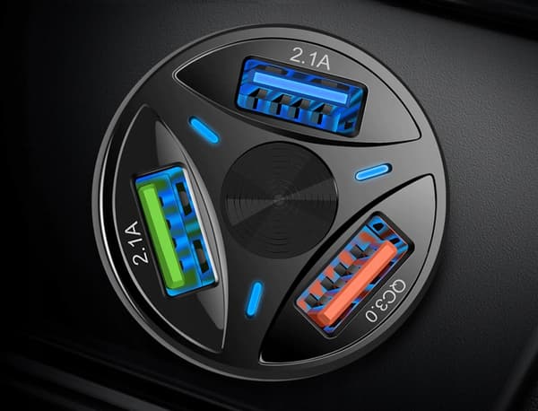SNABB BILLADDARE 3xUSB QUALCOMM QC 3.0 Koanni