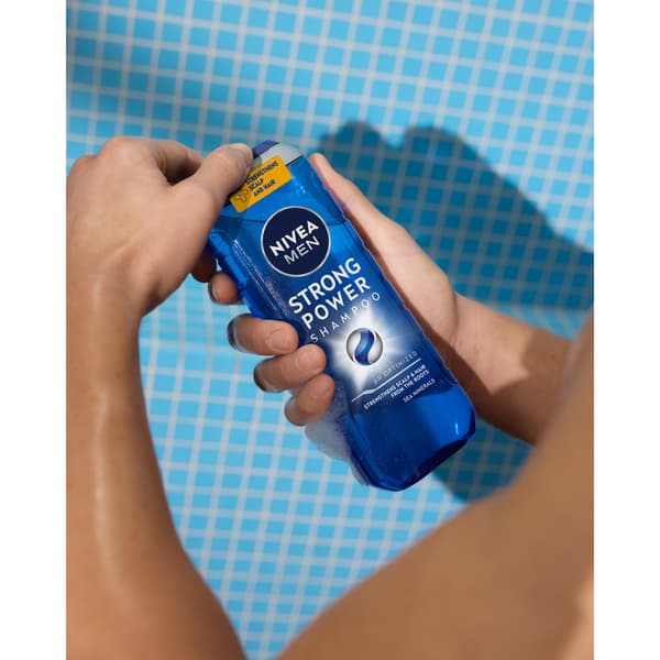 NIVEA MEN STRONG POWER Mild hårshampoo til mænd 250 ml