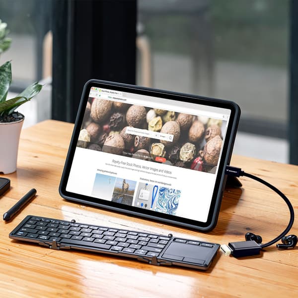 USB-C (uros) - USB-A (naaras) OTG-sovitin - musta