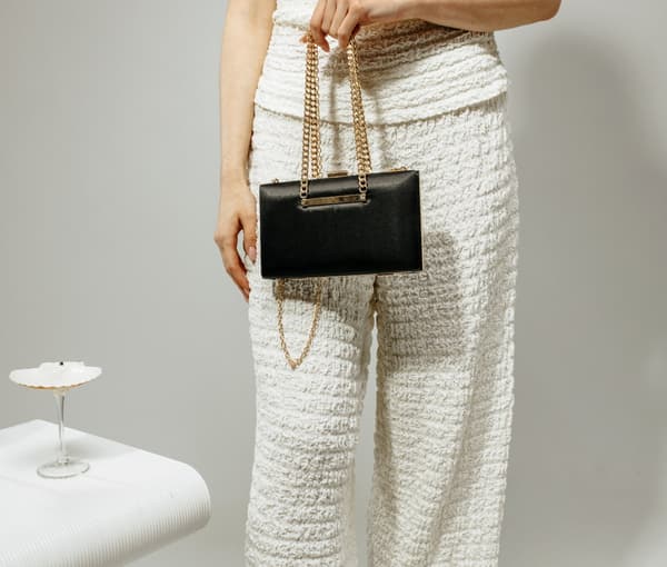 BTD-LP-07 SORT Rektangulær clutch med kæde TWINKLE