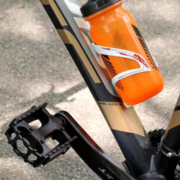 LÄTTA OCH STARK CYKELPEDALER MED REFLEKTOR