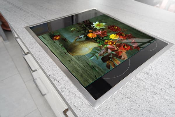 GLAS SKÆREBRÆT 45x52 BLOMSTER