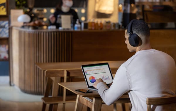 Sony WH-1000XM5 Bluetooth Brusreducerande Svart