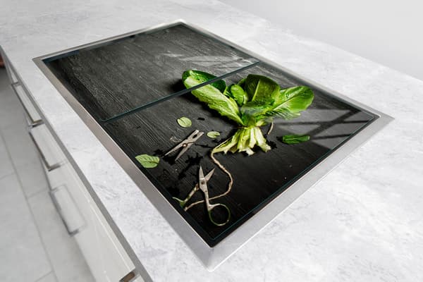 GLASSKYDDSPLÅT FÖR SPIS 70x52 BASILIK