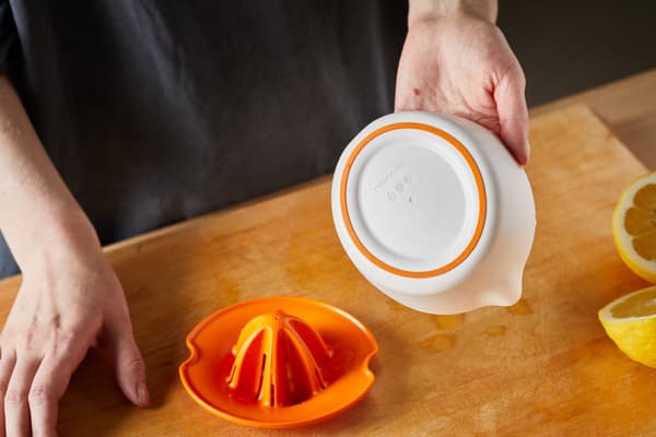 FISKARS FUNCTIONAL FORM Manuel citruspresser til citroner