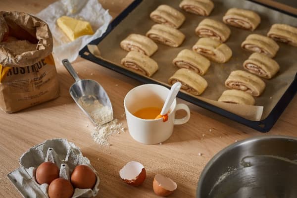 FISKARS FUNCTIONAL FORM Silikone køkkenbørste til stegepander, olie, kager