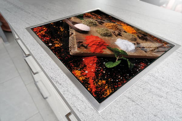 GLAS SKÆREBRÆT 52x30 KRYDDERIER