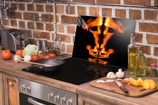 GLAS SKÆREBRÆT 52x30 FIRE