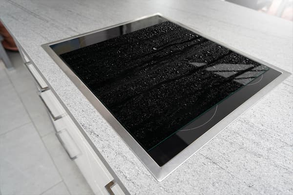 SKÄRBRÄDA I GLAS 52x40 SVART