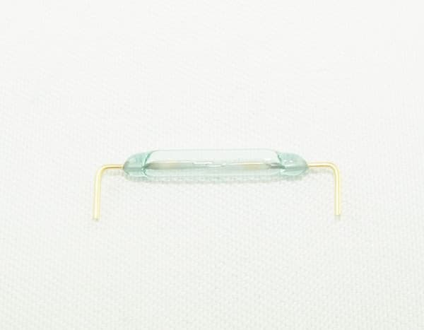 Vinklet Reed-kontaktrør 20 mm