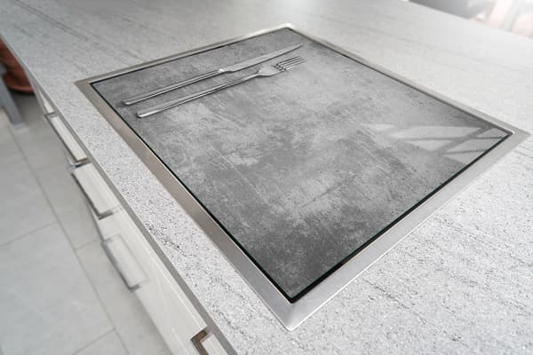 SKÄRBRÄDA I GLAS 52x30 BESTICK