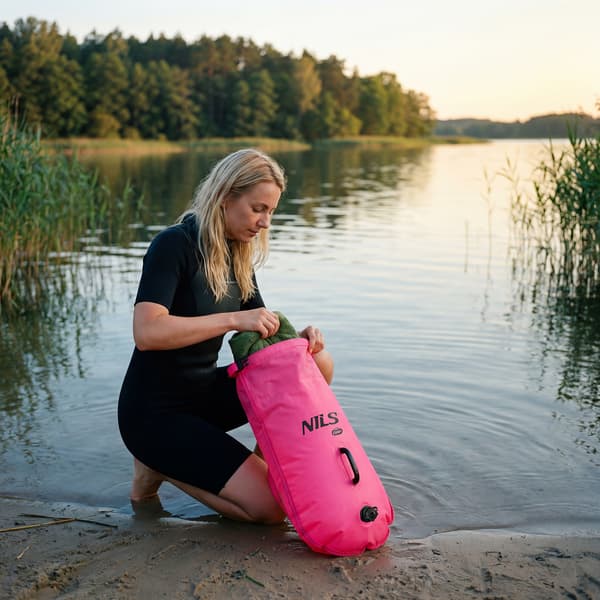 NC1772 uppblåsbar simflytör 28L rosa Nils Camp