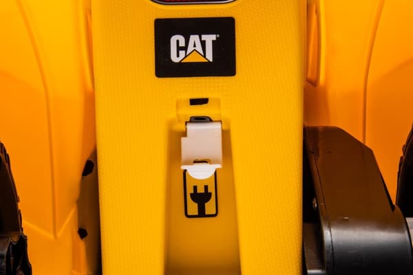 Batteridrivet fordon Elfyrhjuling för barn CAT TRX gul