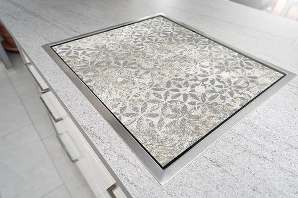 GLASSKYDDSPLÅT FÖR SPIS 70x52 GRÅ