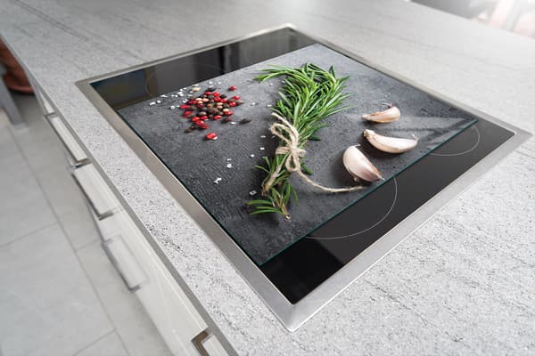 GLAS SKÆREBRÆT 45x52 KRYDDERIER