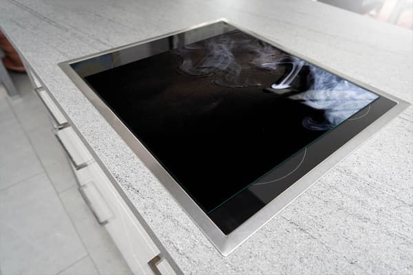 SKÄRBRÄDA I GLAS 52x40 RÖK