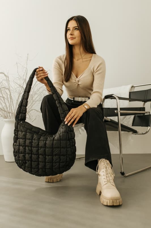 BTD-BK-01 SORT Quiltet damehåndtaske CLOUDY