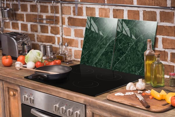 GLASSKYDDSPLÅT FÖR SPIS 85x52 MARMOR